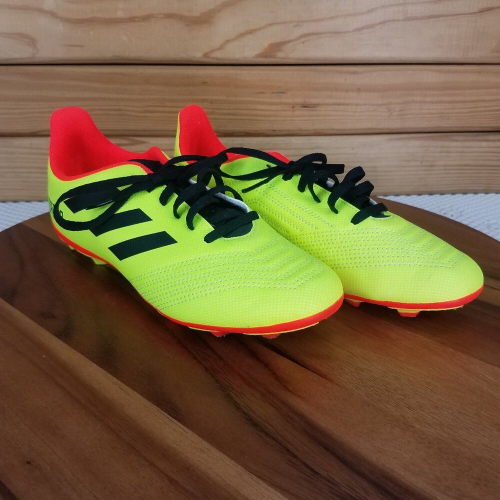 Men's Size 5 1/2 Yellow Adidas Predator 18.4 FxG Soccer Cleats DB2005